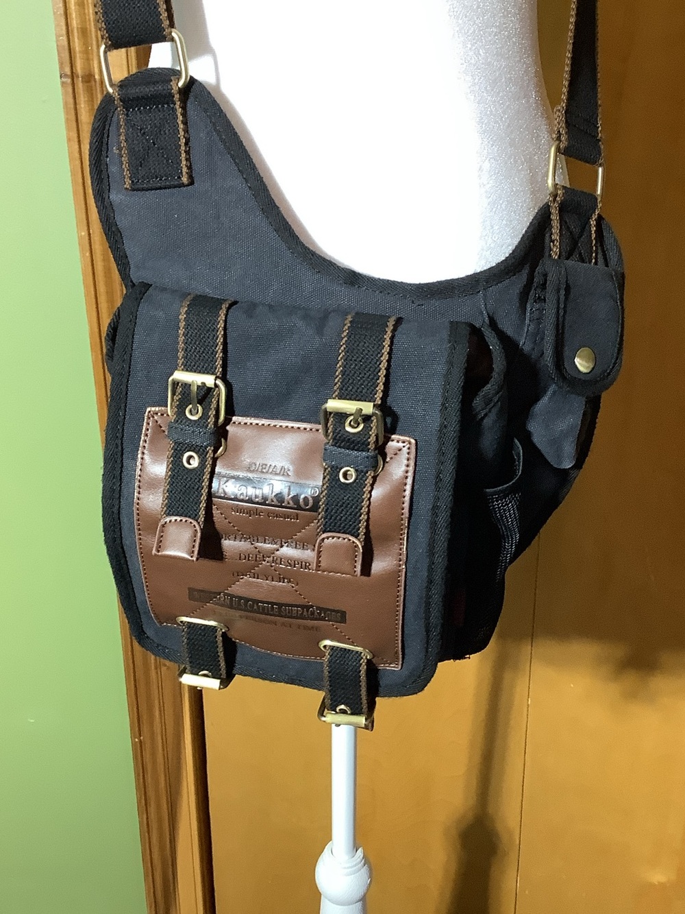 Kaukko black and brown unisex crossbody pack